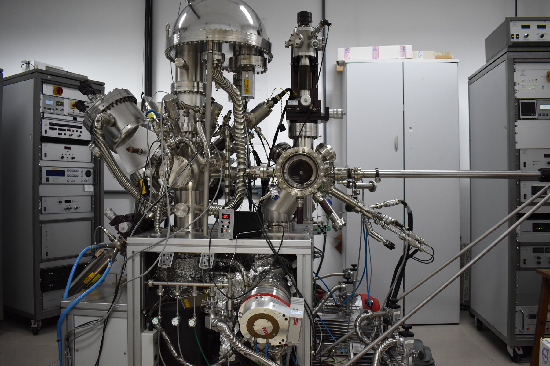 Sistema de instrumentação científica em um laboratório do CBPF